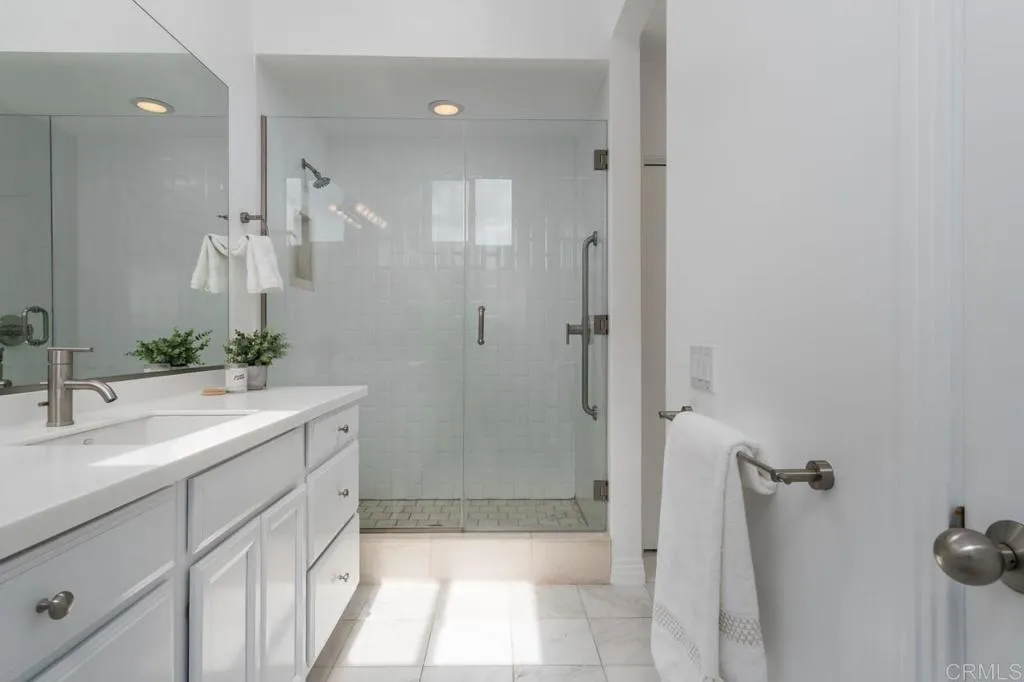 5050 Cahuenga Boulevard, North Hollywood, California 91601 home-pic-11